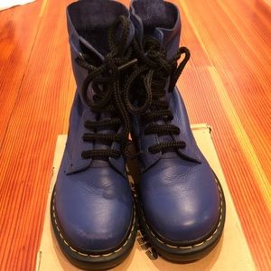Rare Virginia Blue Dr. Martens! 💙